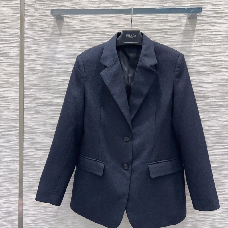 Pra*a outwear